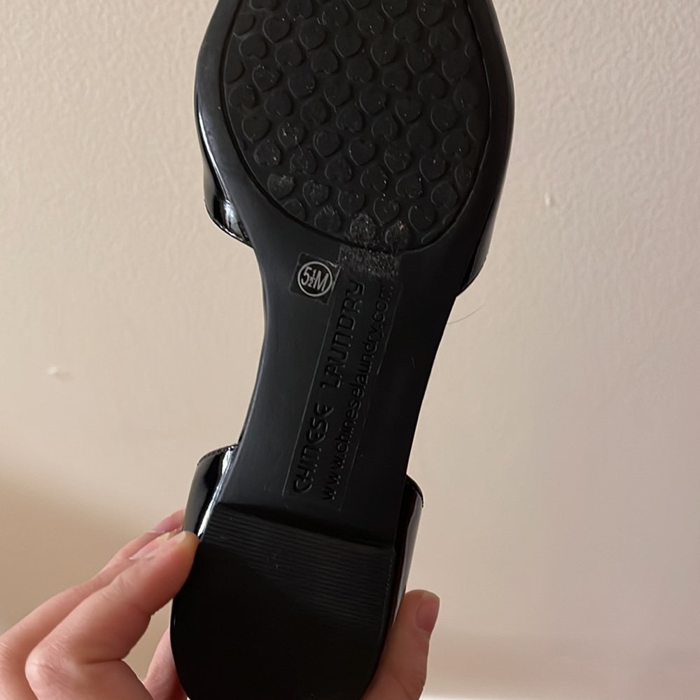 Black Flats - Picture 3 of 4